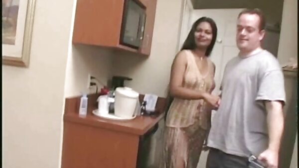 அசிங்கமான ஸ்லட் கேரமல் ட்விஸ்ட் ஹார்ட் டாகிஸ்டைல் ​​மற்றும் பட் கம்ஷாட்டைப் பெறுகிறது