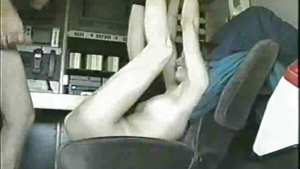 சுவையான கேமரூன் டீ POV இல் மிஷனரி பாணியில் ஆணிவேர்